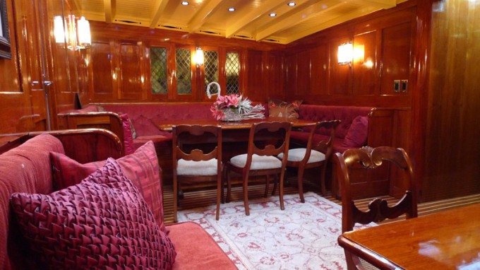 EROS - Salon Dining.jpeg